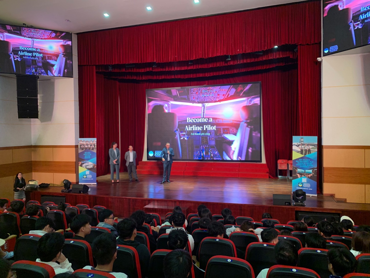 Giấc mơ bay học phi công tại IAANZ Hanoi Academy