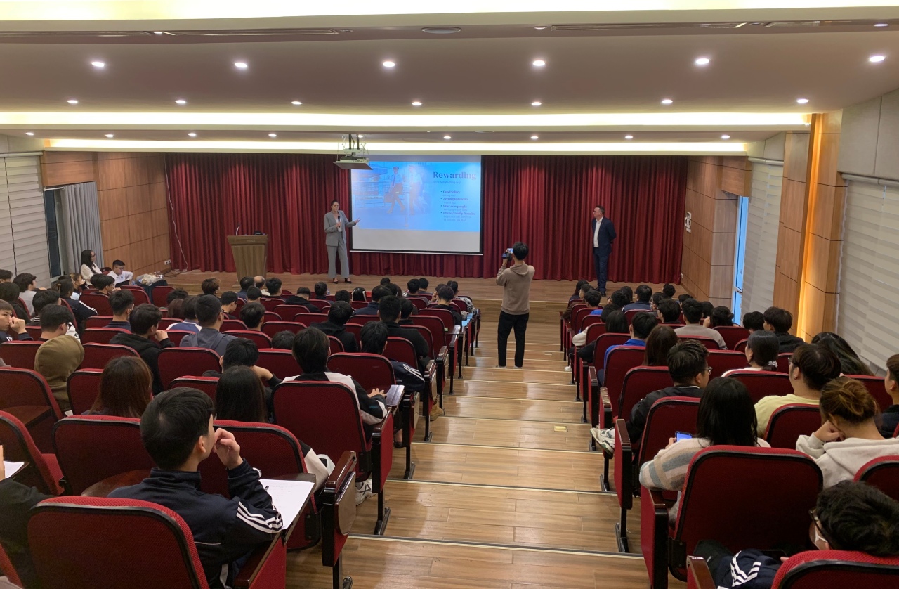 Giấc mơ bay học phi công tại IAANZ ĐH Xây dựng