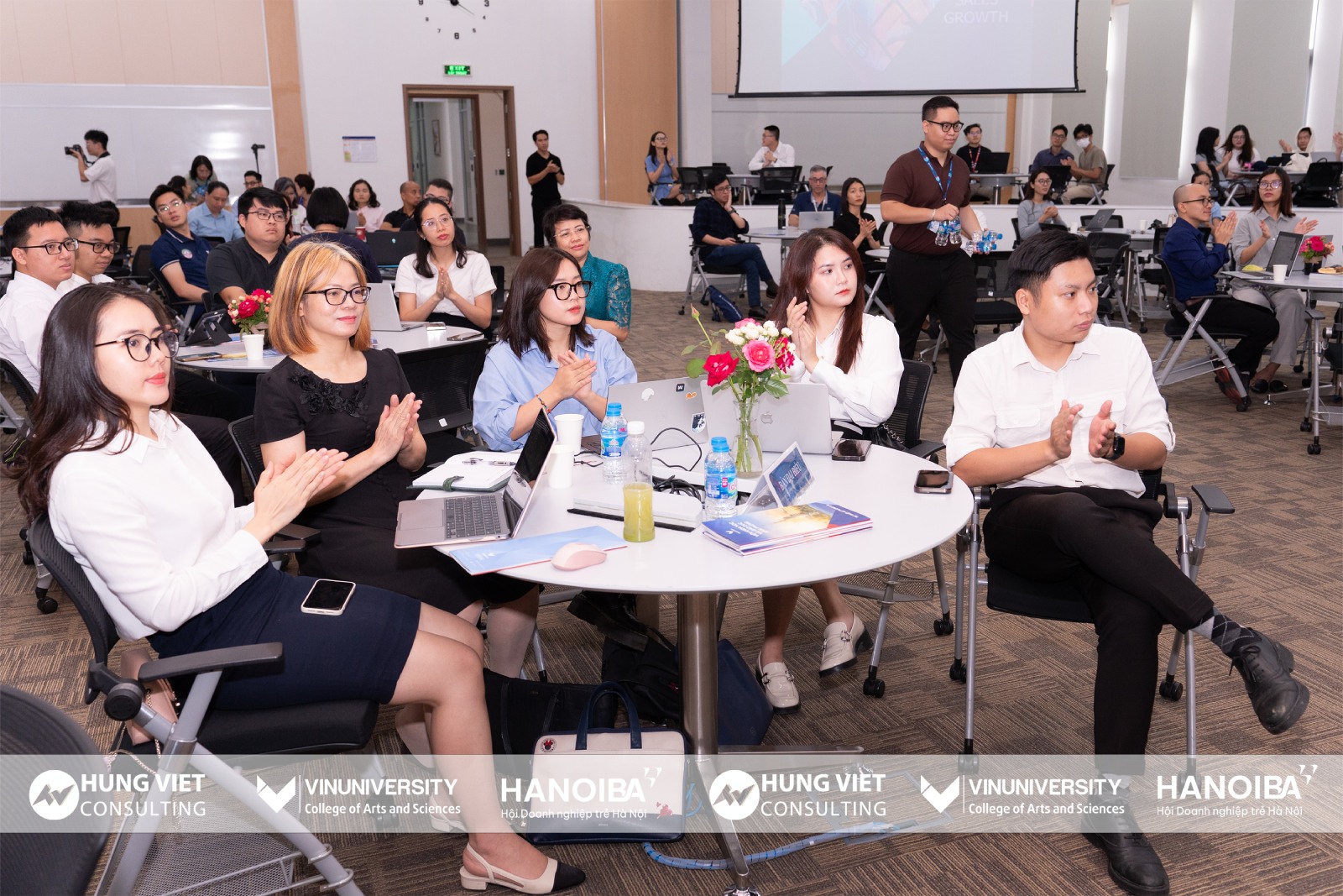 AI for Sales Growth tại VinUni bởi Frank Furness