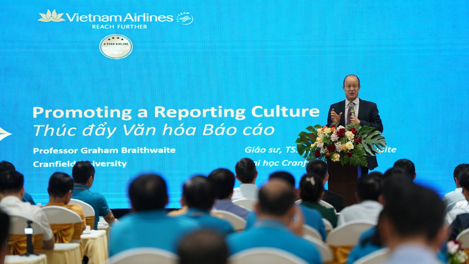 Văn hoá báo cáo tại Vietnam Airlines