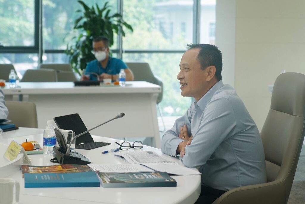 Lãnh đạo Vietnam Airlines tham dự chương trình quản lý rủi ro và quản trị khủng hoảng