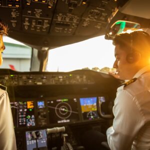 Nghề phi công, hành trình chinh phục bầu trời đầy cơ hội, thách thức